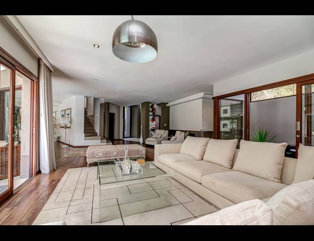 4 BEDROOM HOUSE FOR SALE IN KHYBER ROCK